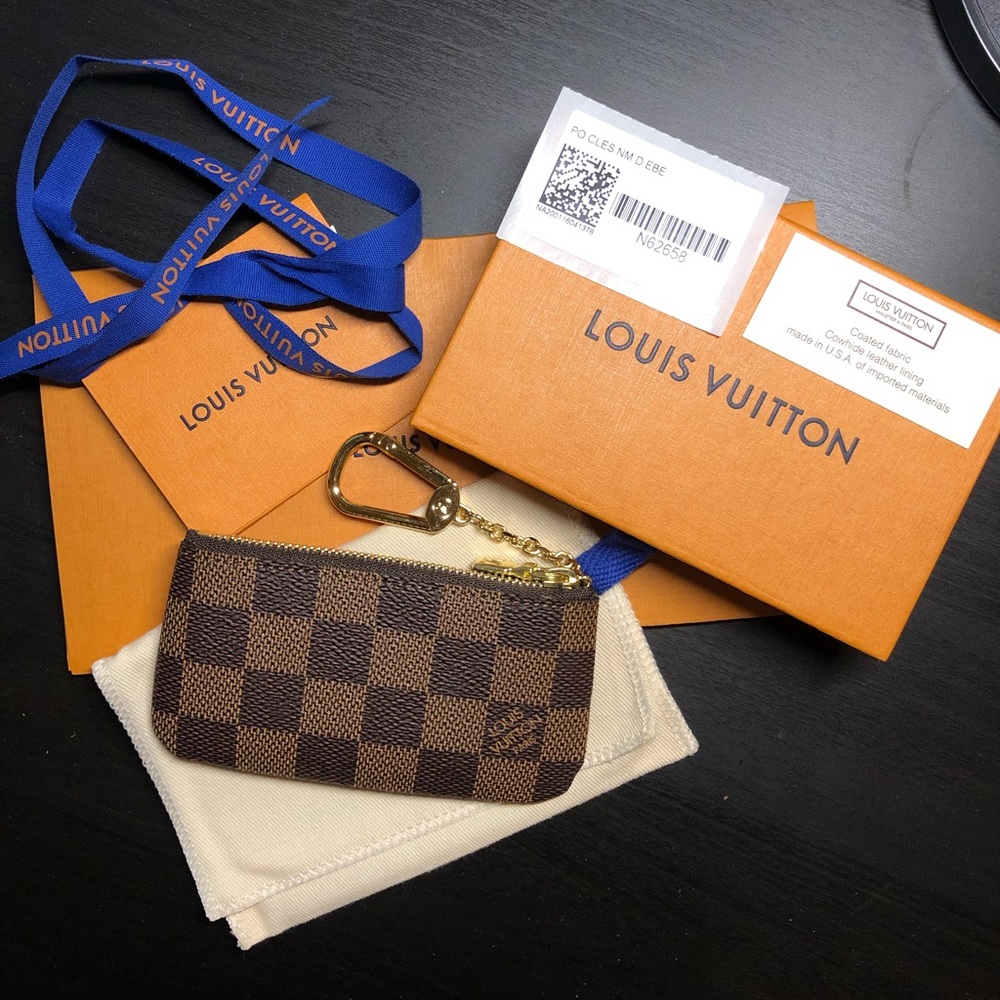 NWT / BNIB Louis Vuitton Key Pouch, Damier Ebene